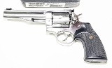 RUGER BEAUTIFUL 5.5 INCH REDHAWK CHAMBERED IN .44 MAG .44 MAGNUM - Image 2 of 4