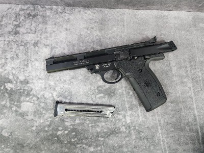 SMITH & WESSON 22A .22 LR - Image 1 of 4