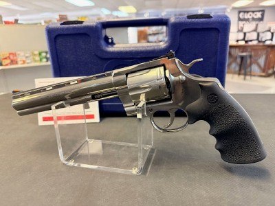 COLT ANACONDA .44 MAGNUM - Image 1 of 11