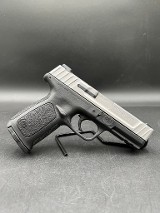 SMITH & WESSON SD40 VE .40 S&W - Image 1 of 9