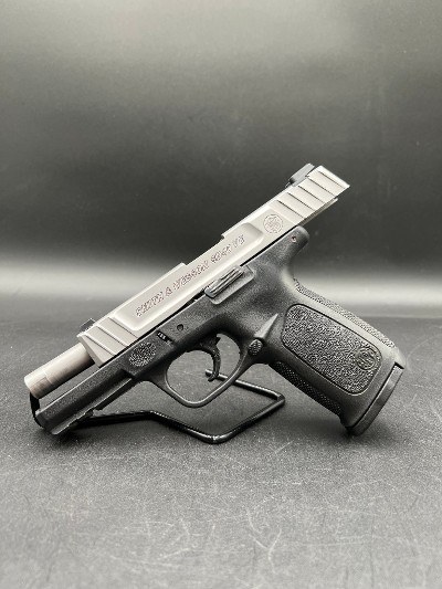 SMITH & WESSON SD40 VE .40 S&W - Image 4 of 9