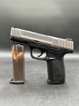 SMITH & WESSON SD40 VE .40 S&W - Image 5 of 9
