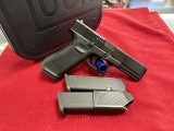 GLOCK 17 GEN 5 G17 9MM 9MM LUGER (9x19 PARA) - 1 of 7