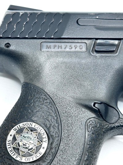 SMITH & WESSON M&P 40 .40 S&W - Image 8 of 10