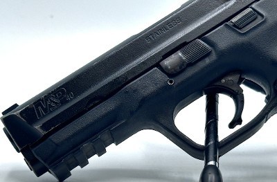 SMITH & WESSON M&P 40 .40 S&W - Image 2 of 10