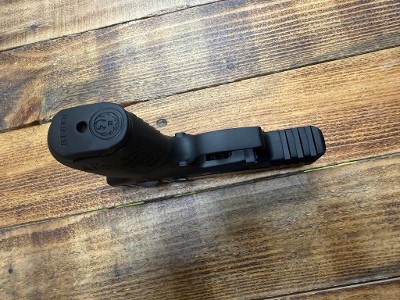 RUGER SR22 .22 LR - Image 3 of 4