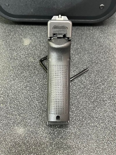 GLOCK 21 G4 .45 ACP - Image 7 of 11