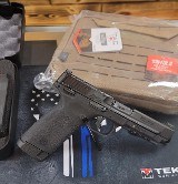 SMITH & WESSON M&P RANGE KIT .22 WMR - Image 2 of 4