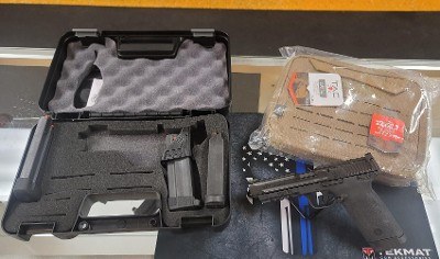 SMITH & WESSON M&P RANGE KIT .22 WMR - Image 1 of 4
