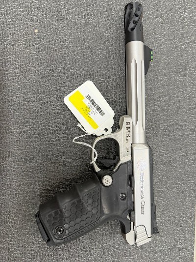 SMITH & WESSON VICTORY .22 LR - Image 1 of 2