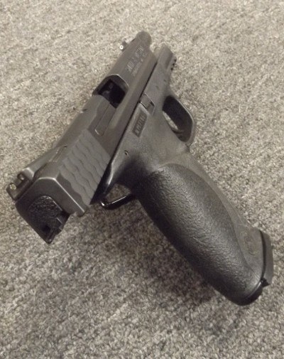 SMITH & WESSON M&P40 .40 S&W - Image 5 of 6