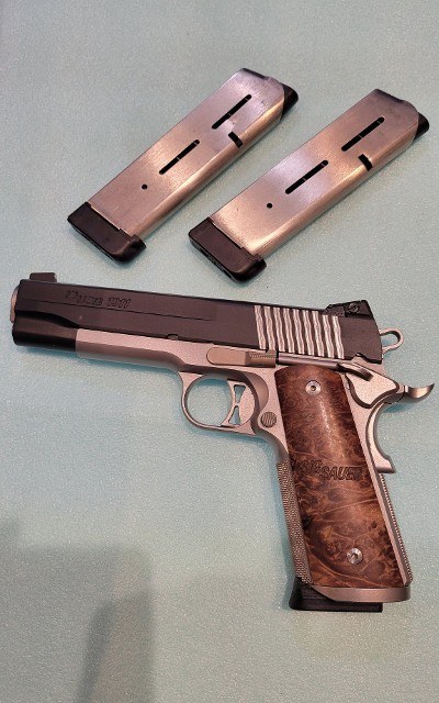 SIG SAUER 1911 STX FULL-SIZE .45 ACP - Image 1 of 2