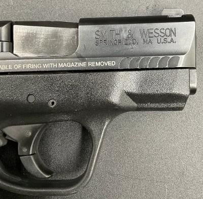 SMITH & WESSON m&p 40 shield .40 S&W - Image 4 of 5