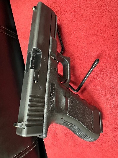 GLOCK 17 Gen 3 9MM LUGER (9x19 PARA) - Image 10 of 11