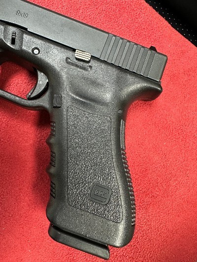 GLOCK 17 Gen 3 9MM LUGER (9x19 PARA) - Image 3 of 11