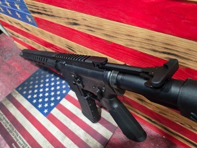 COLT CARBINE 5.56X45MM NATO - Image 2 of 6