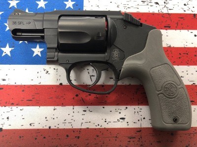SMITH & WESSON 38 BODYGUARD .38 SPL - Image 1 of 6