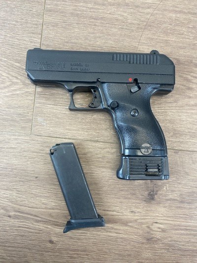 HI-POINT C9 - PISTOL 9MM LUGER (9x19 PARA) - Image 1 of 7