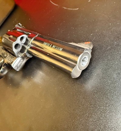SMITH & WESSON 586-8 .357 MAG - Image 4 of 6
