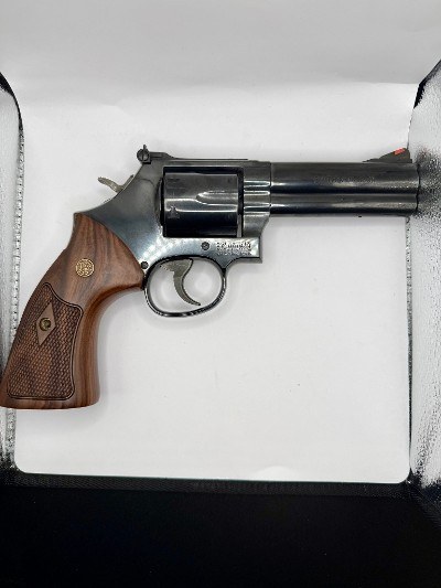 SMITH & WESSON 586-8 .357 MAG - Image 1 of 6