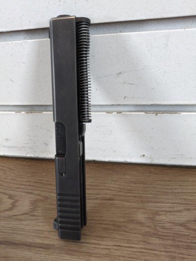 GLOCK 22 GEN 2 40 Smith & Wesson - Image 8 of 12