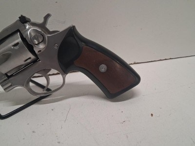 RUGER GP100 STAINLESS .357 MAG - Image 7 of 10