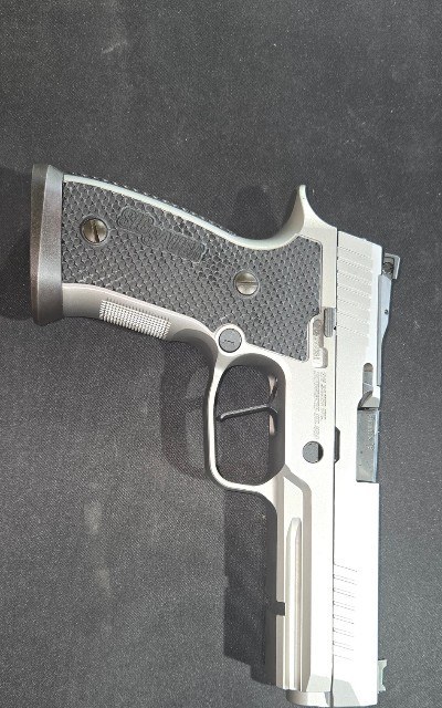 SIG SAUER P320 XFIVE SXG 9MM LUGER (9X19 PARA) - Image 1 of 4