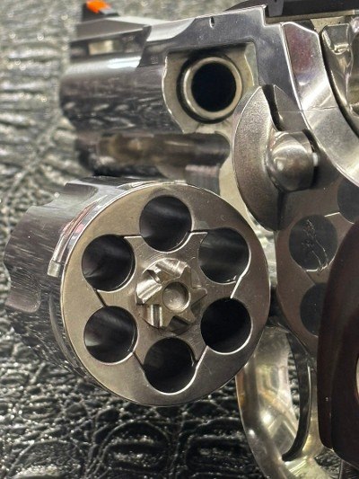 COLT PYTHON REVOLVER 357 .357 MAG - Image 7 of 8