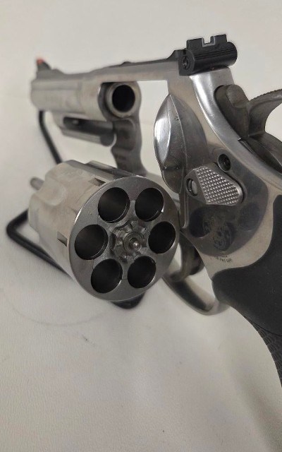 SMITH & WESSON 629-6 .44 MAGNUM - Image 4 of 10