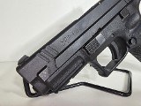 SPRINGFIELD ARMORY XD-40 40 Smith & Wesson - Image 2 of 6