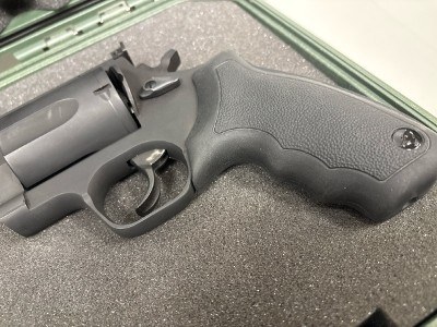 TAURUS RAGING HUNTER 460 S&W MAG - Image 8 of 10