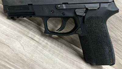 SIG SAUER SP2022 40 Smith & Wesson - Image 4 of 12