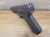 Glock G22Gen 4 .40 S&W - 3 of 6
