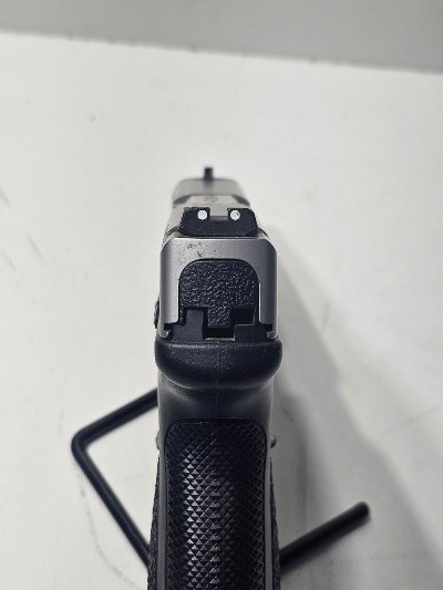 SMITH & WESSON SD40VE .40 - Image 4 of 8