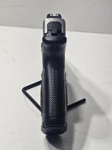 SMITH & WESSON SD40VE .40 - Image 3 of 8