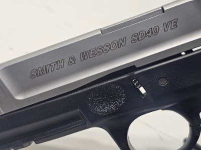 SMITH & WESSON SD40VE .40 - Image 2 of 8