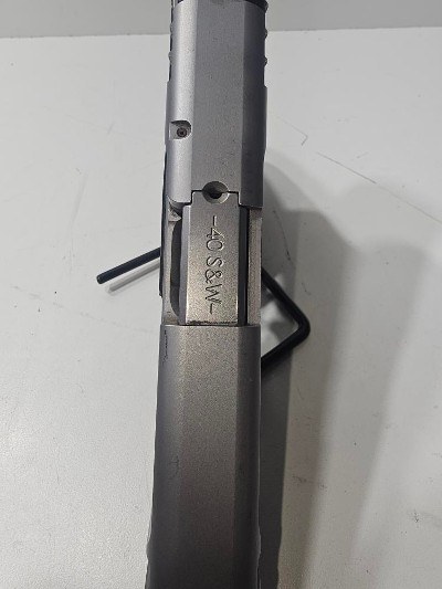 SMITH & WESSON SD40VE .40 - Image 6 of 8