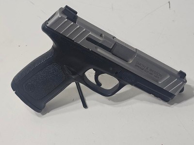 SMITH & WESSON SD40VE .40 - Image 5 of 8