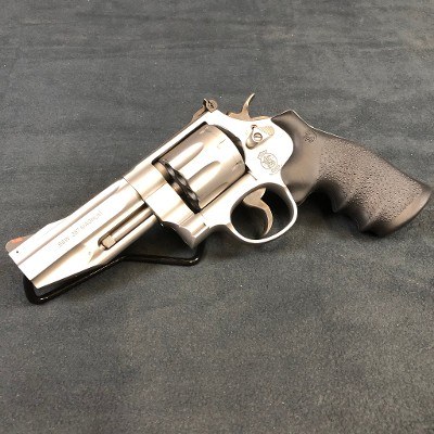 SMITH & WESSON 627-5 PRO SERIES .357 MAG - Image 2 of 10