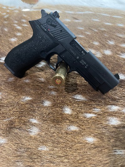 SIG SAUER Mosquito .22 LR - Image 2 of 7