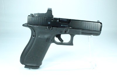 GLOCK 17 GEN 5 9MM LUGER (9x19 PARA) - Image 1 of 25