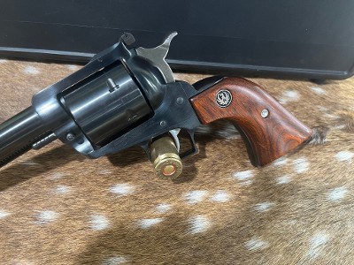 RUGER SUPER BLACKHAWK .44 MAGNUM - Image 8 of 8