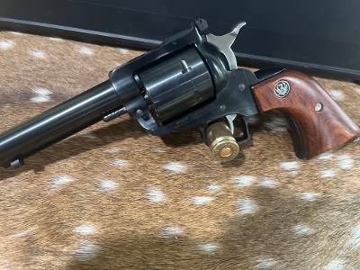 RUGER SUPER BLACKHAWK .44 MAGNUM - Image 7 of 8