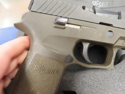 SIG SAUER P320 Compact .40 S&W - Image 3 of 7