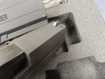 SIG SAUER P320 Compact .40 S&W - Image 4 of 7