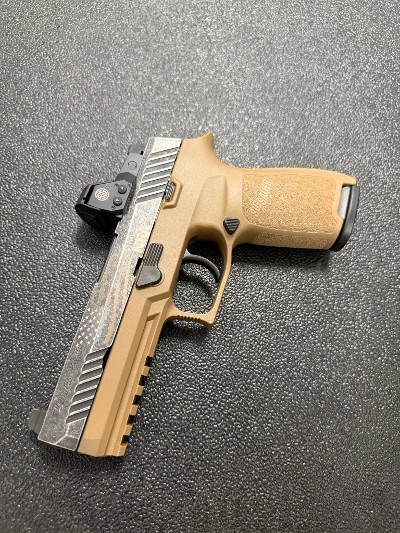 SIG SAUER P320F 9MM LUGER (9x19 PARA) - Image 1 of 11