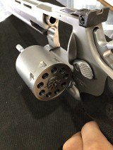 TAURUS 992 TRACKER .22LR/.22MAG - Image 8 of 9
