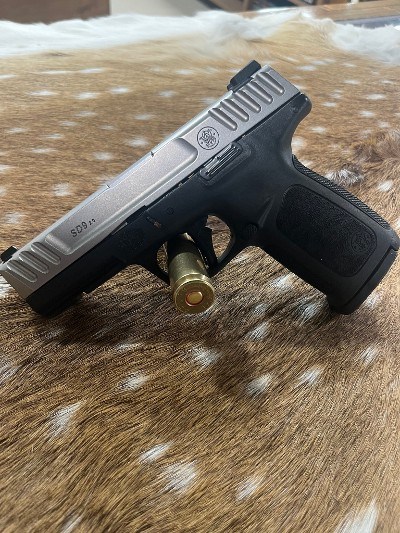 SMITH & WESSON SD9/SD9VE 9MM LUGER (9x19 PARA) - Image 7 of 8
