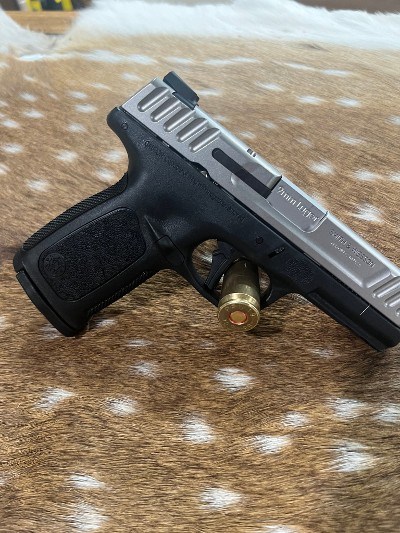SMITH & WESSON SD9/SD9VE 9MM LUGER (9x19 PARA) - Image 1 of 8