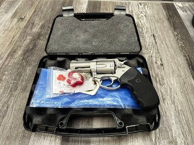 CHARTER ARMS 74420 BULLDOG .44 S&W SPECIAL - Image 4 of 4